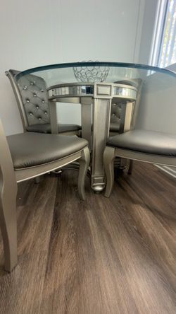 Comedor de cuatro sillas