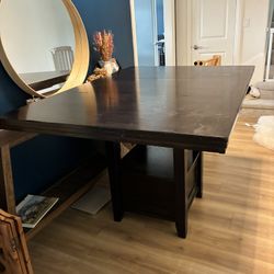 Extendable Dining Table 