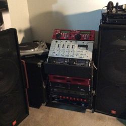 DJ Equipment Complete With records and lights sold as is.Over 3k records all kind. Long plays and 45 https://offerup.com/redirect/?o=cy5jb21wdXRlcg== 