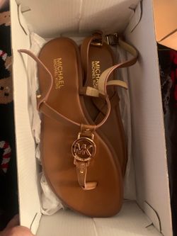 New Micheal Kors Sandals size 8