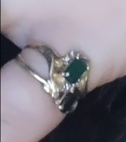 10kt Emerald Ring