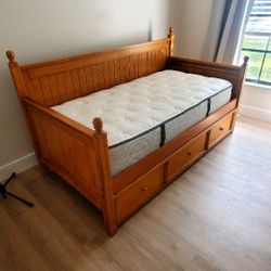 Daybed With Trundle 
