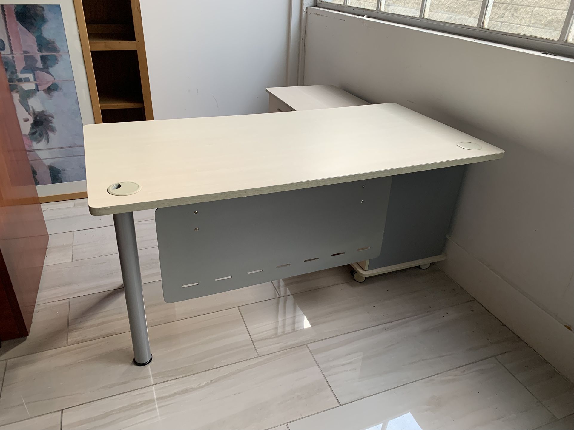 Modern New Desk 66”x66” Sale!!