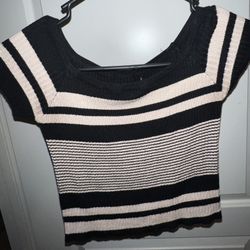 Black And White Top Size M