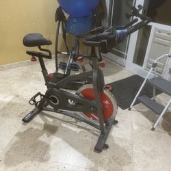 Stationary Bike!! Must Go