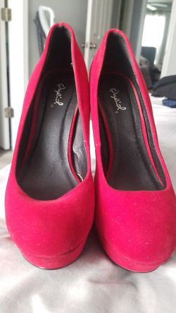 Red heels size 7 in women