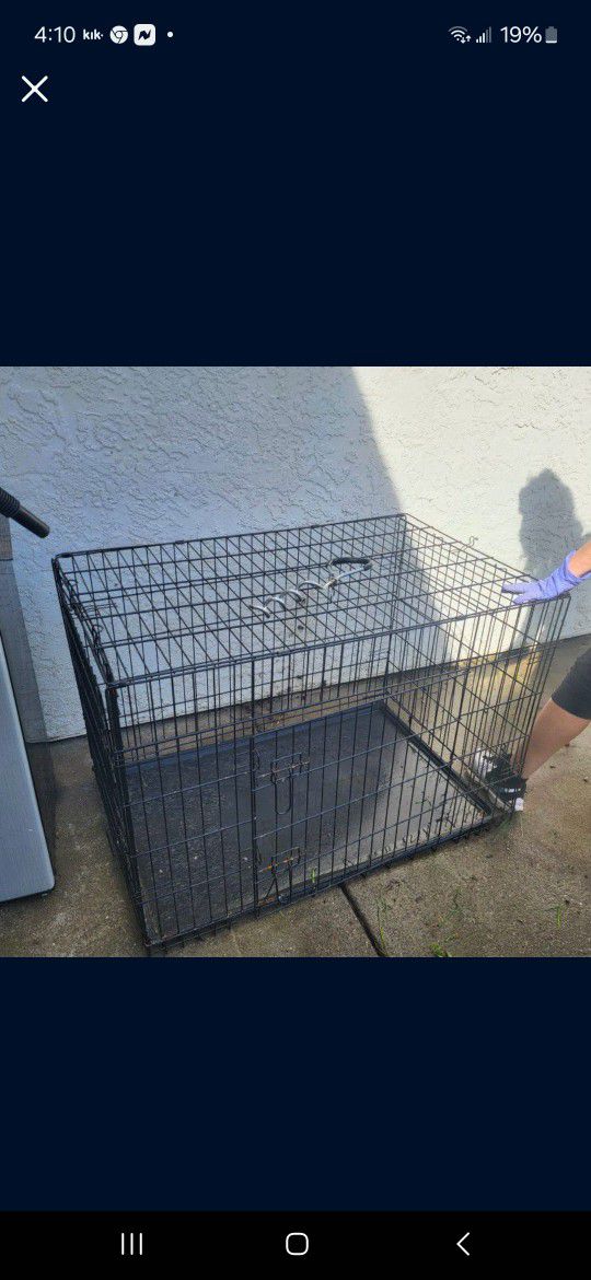 Large Collapsible Dog Crate 4 Feet Long By 3 Feet Wide 