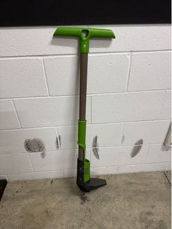 Weed pulling tool
