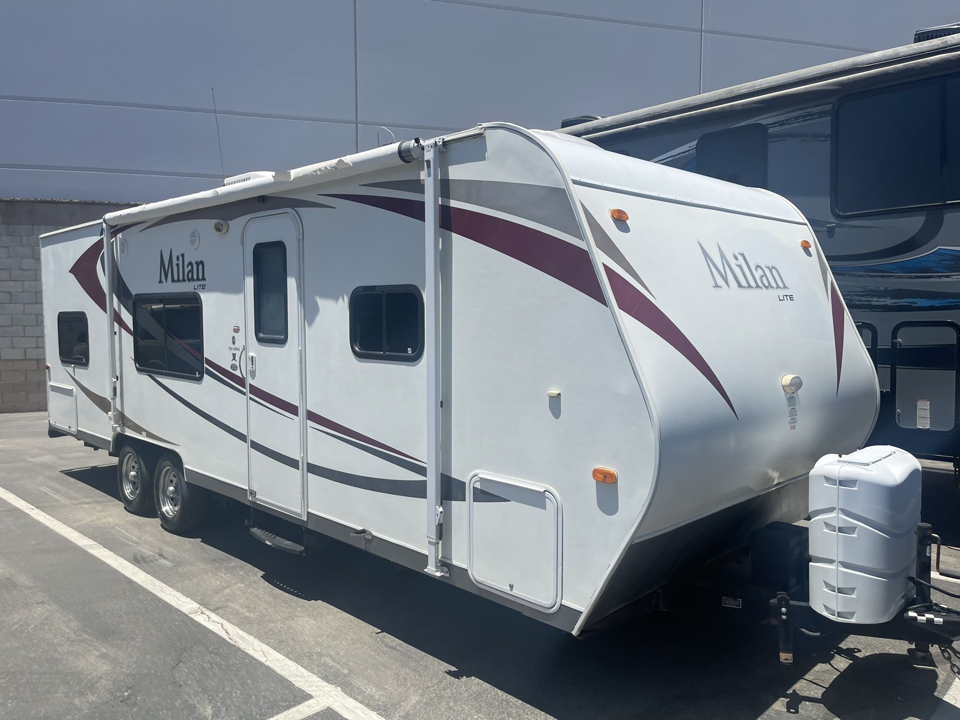 2013 Eclipse Milan Travel Trailer 24’ With Bunks 