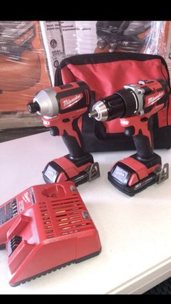 Milwaukee M18 18-Volt Lithium-Ion Brushless Cordless Compact Drill/Impact Combo Kit (2-Tool) W/ (2) 2.0Ah Batteries, Charger