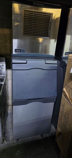 SCOTSMAN 450LB ICE MAKER W/ICE BIN