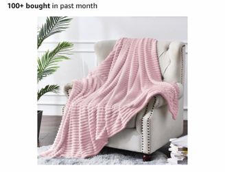 Soft Plush Throw Blanket – Light Pink – Cozy & Warm