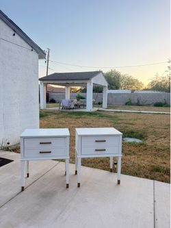 2 nightstands set