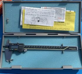 Mitutoyo Absolute Digimatic Digital Caliper   •: 0–150mm / 0–6 inches