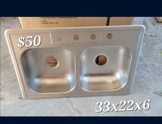 New 33x22x6 Kitchen Sink. Small Scratches But In Excellent Condition!!I have other styles available .  Look at my profile