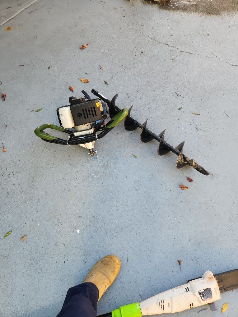 Gas 6" post auger used goos