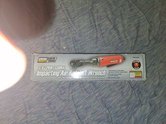 Impacting Air Ratchet Wrench