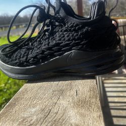  Nike LeBron 15 Low "Triple Black” (Size: 9) 