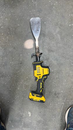 Dewalt 20 v zaw adaptada para auto glass . No incluye la nabaja