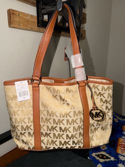 Michael Michael Kors Large Logo Tote Beige/Brown, Zip/Snap, Gold HW Pockets