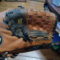 Wilson 14" Softball Glove A2524 XXXL Oversize Pocket Leather  RHT