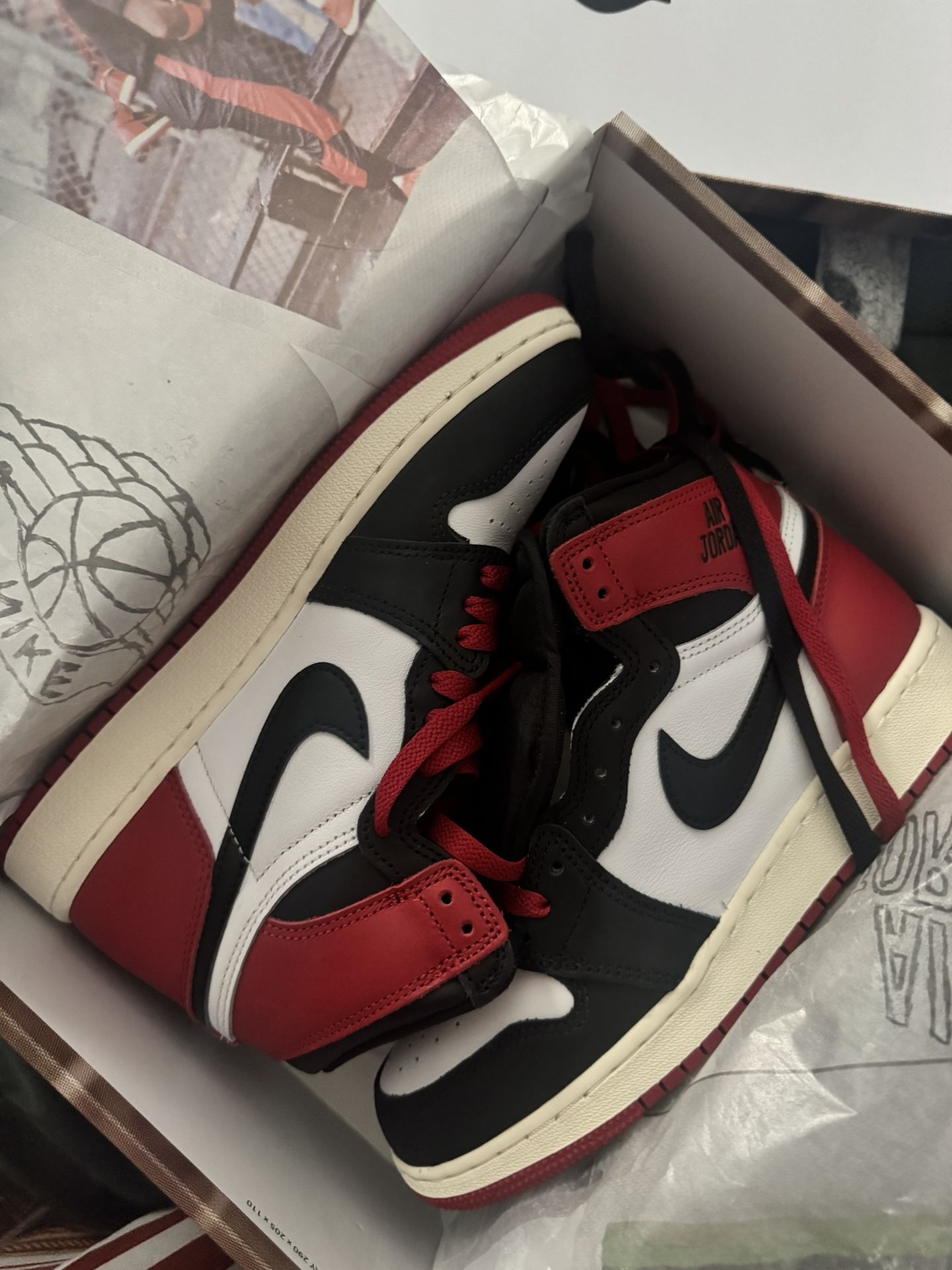 Jordan Retro Black Toe 1s