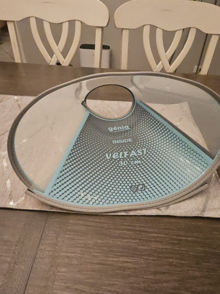 Pet "Cone Of Shame" 🤣 Helps Keep Pet From Licking Themselves After Surgery Or For Other Reasons