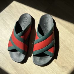 GUCCI WEB STRIPE RUBBER SLIDES 