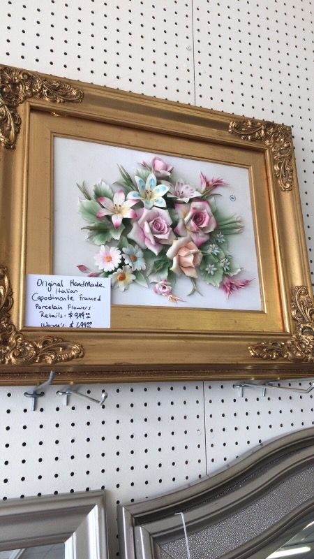 Capodimonte porcelain flower large frame