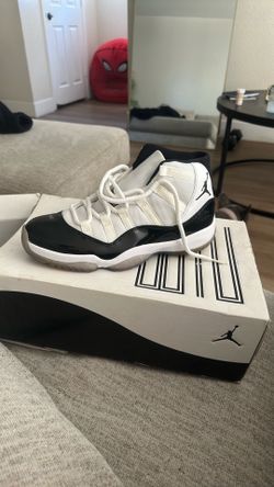 Never worn Concord 11s
