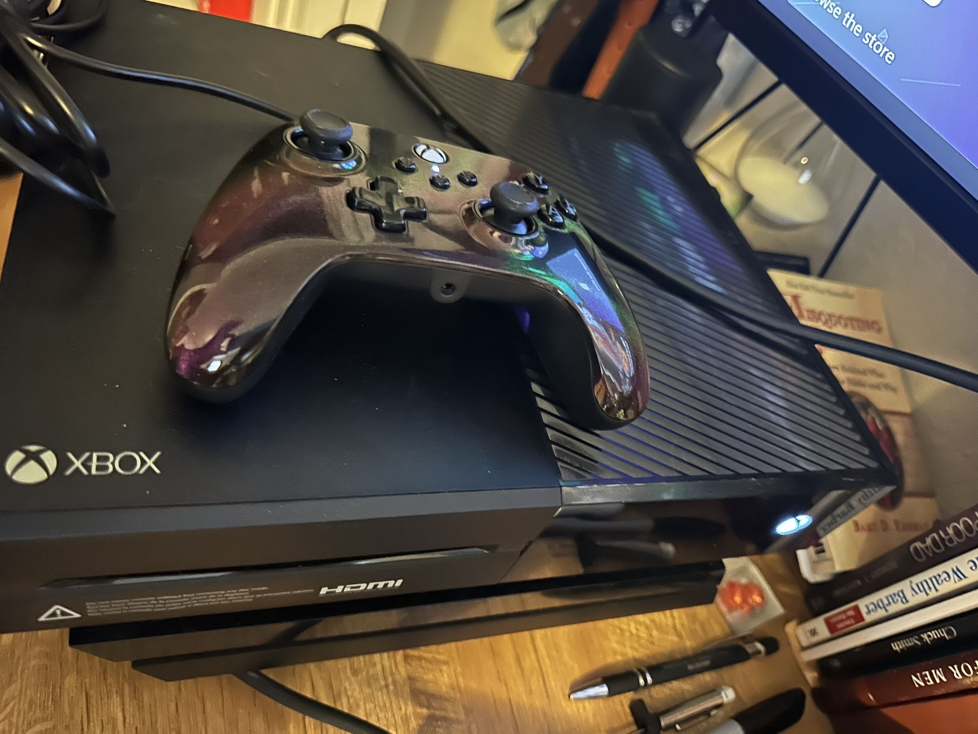 Xbox One- 365GB