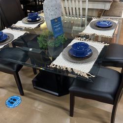 5 Piece Dining Set!