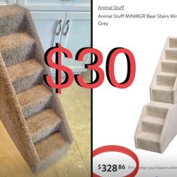 $30 Pet Stairs, 8 Step pet stairs great condition