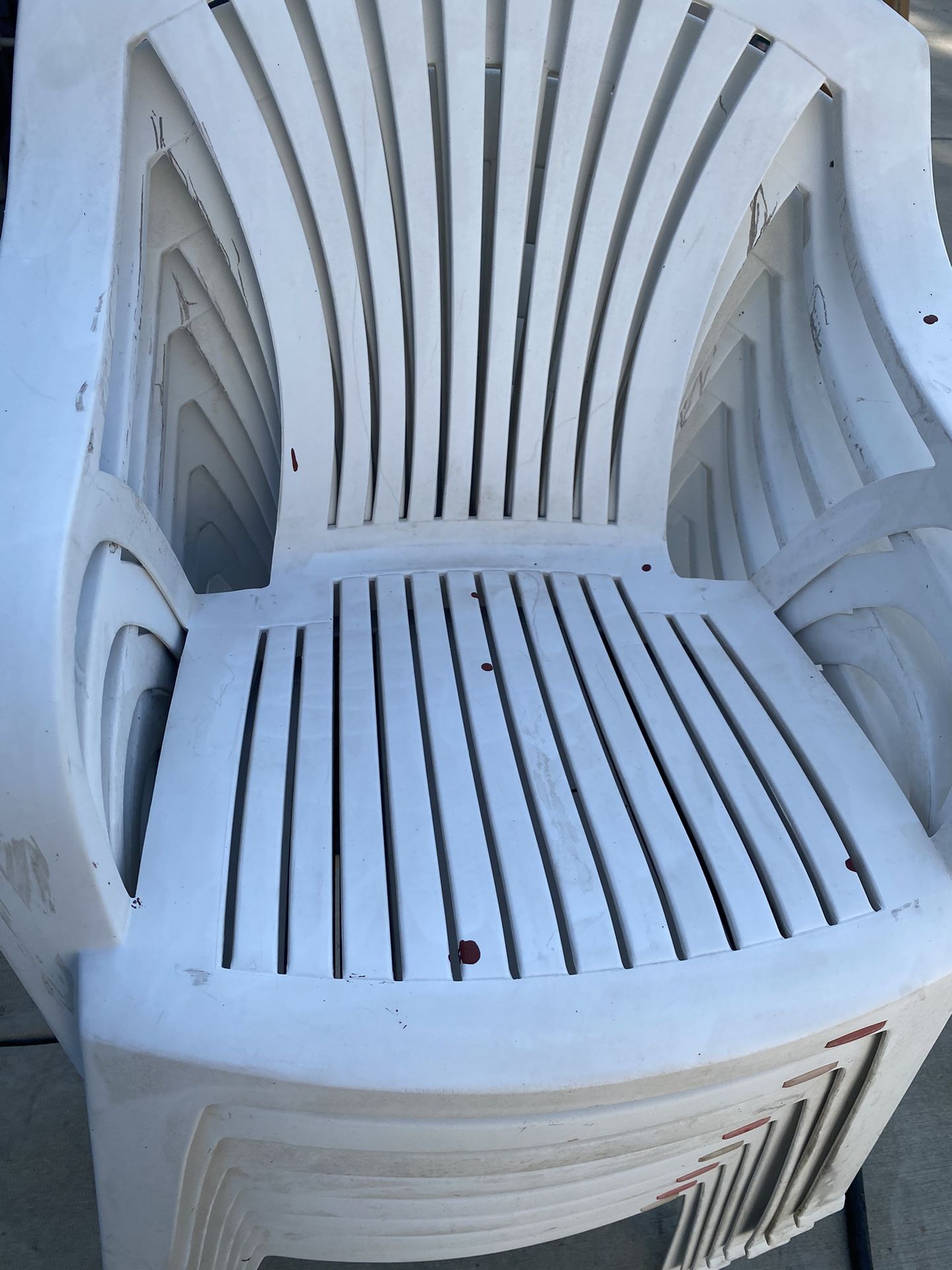 8-Plastic Chairs With Table