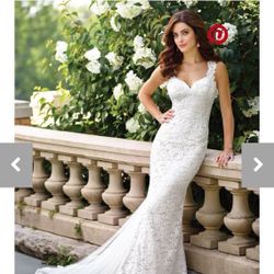 BEAUTIFUL wedding dress