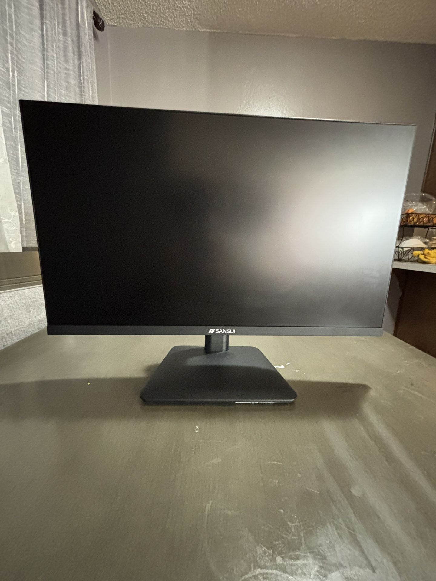 selling a ps5 with a 24 inch monitor (games included)