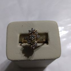 14K Gold And Diamond Ring Size 7 1/2 Use