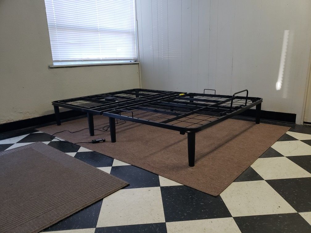 Full size adjustable bed frame - can DELIVER almost anywhere for $20 extra - gently used and in LIKE NEW condition ๐