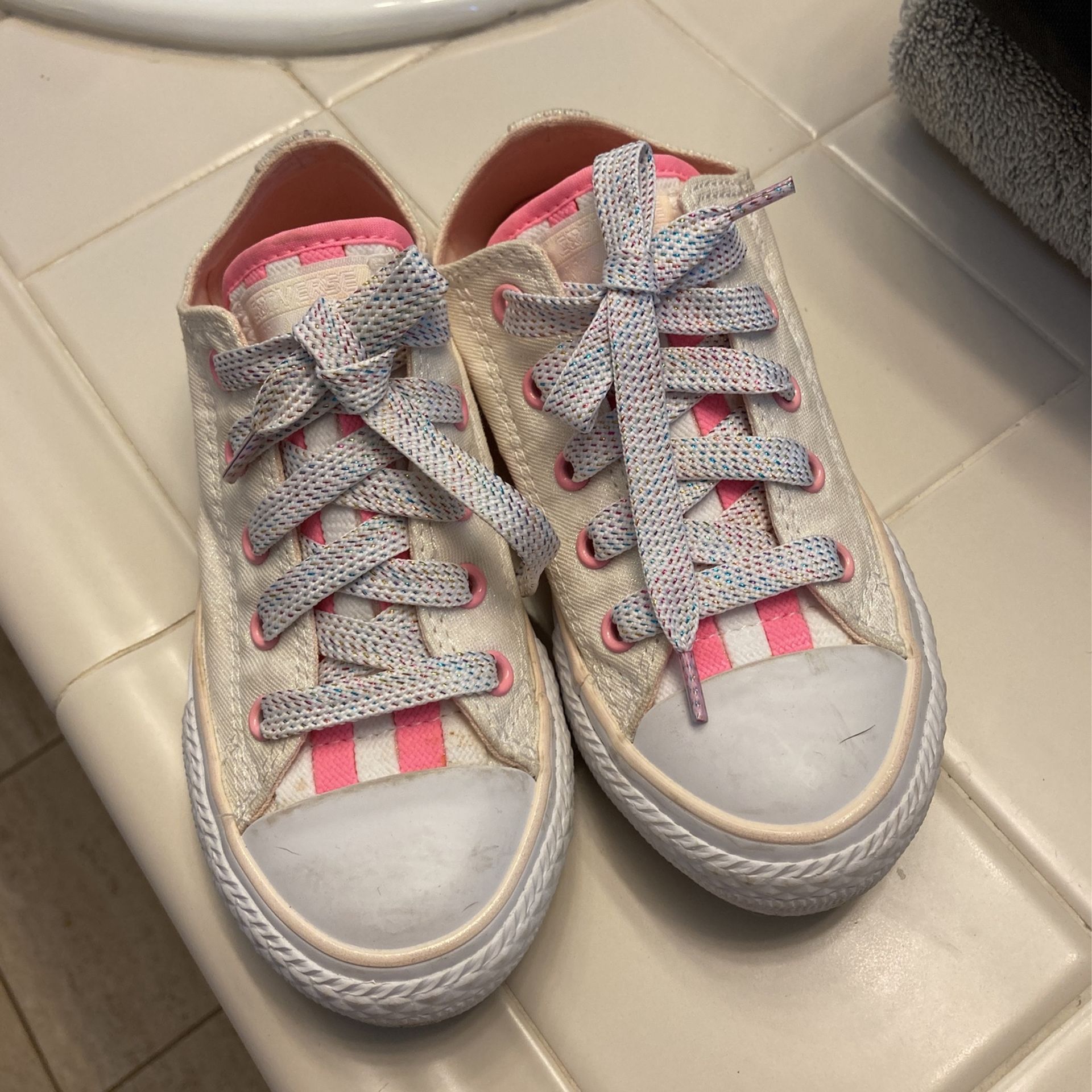 Kids Girls Converse Low Tops Kids 12