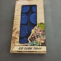 NEW IN BOX!  MARVEL SUPERHEROS ICE CUBE TRAY 