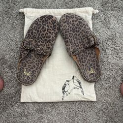 Beek, Sz 9, Leopard Slides 