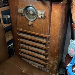 Antique Zenith Radio Havent Plugged In Needs Restoration 