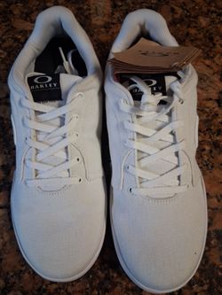 Oakley White Low-Top Sneakers New with Tags