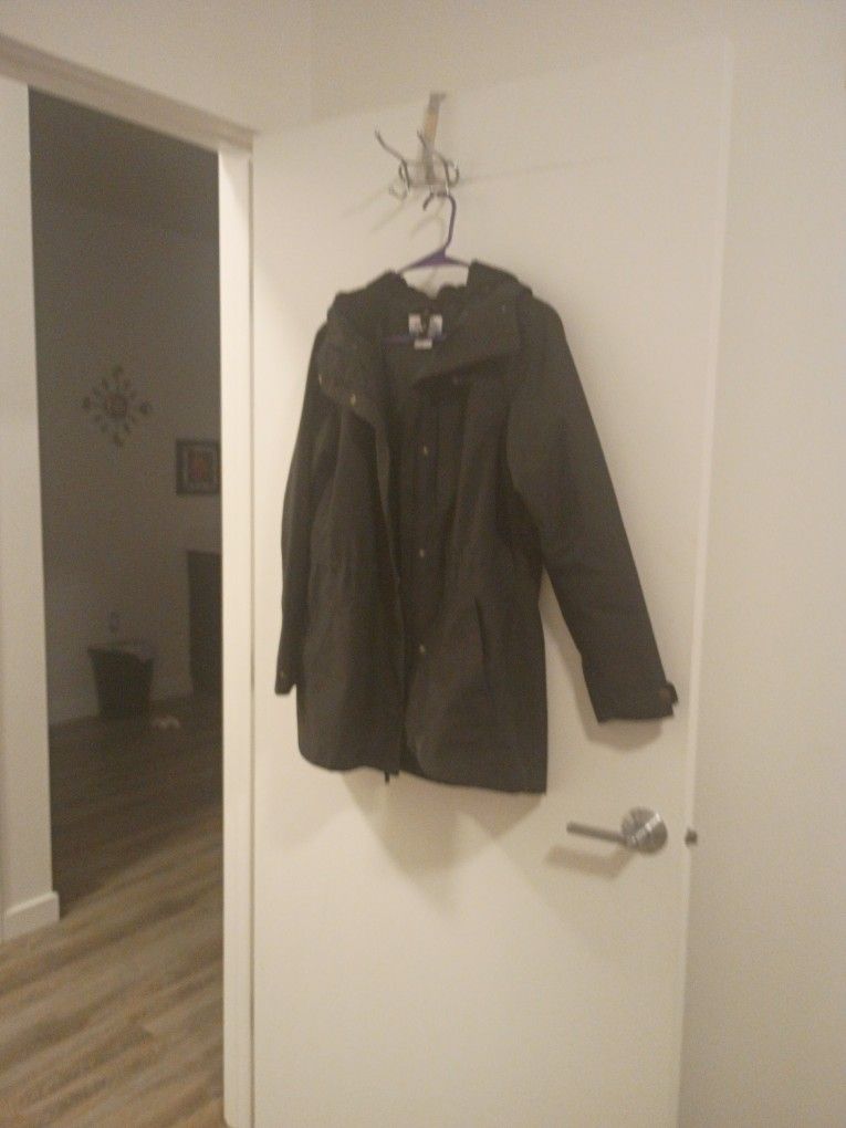 Woman's Columbia Coat With Hoody