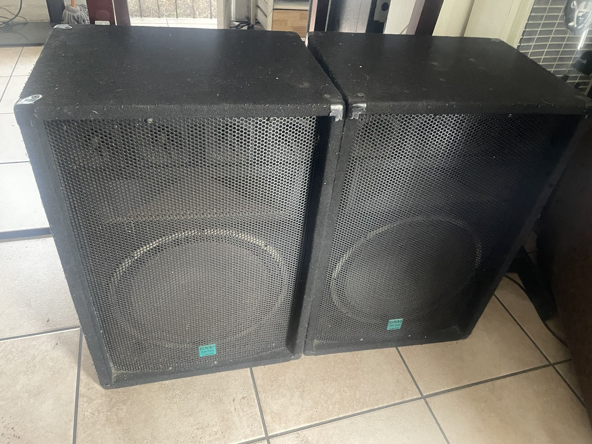 2 Large speakers