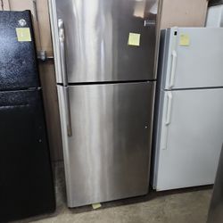 Frigidaire Stainless 18cf Top Freezer Fridge 