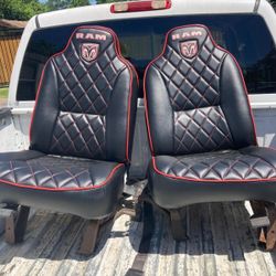 Car Seats Of A Can Truck (Una Cabina)
