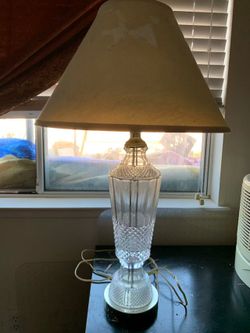 Moving sale table lamp with shade