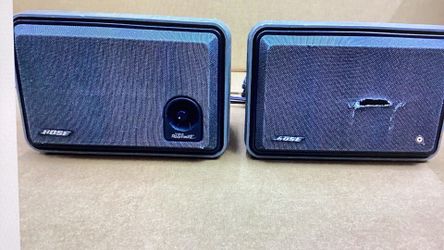 Bose video roommate powered speaker left & right. Speaker
