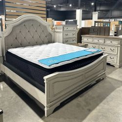 $55 Down finance Bedroom Set Queen Bed King Bed chest mattres Bunk Bed vanity set Dining Set Dining table
